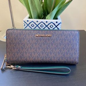 Michael Kors Large Logo Continental Wallet